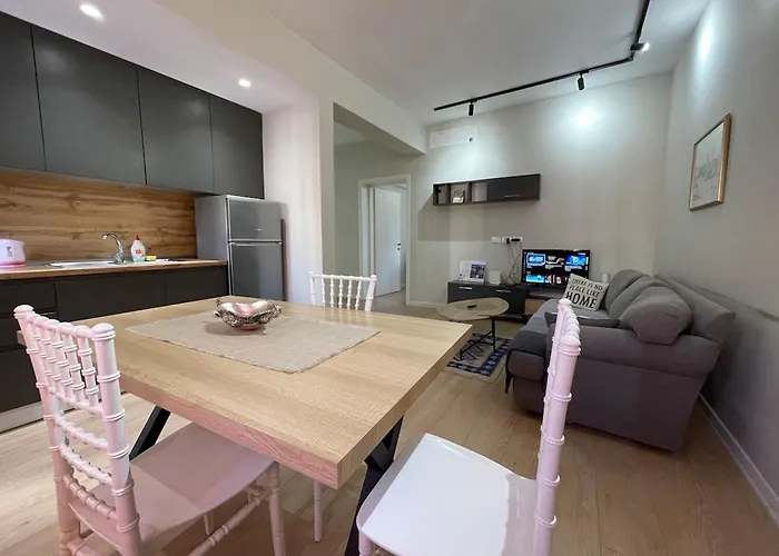 Museum Center One Bedroom App - Enjoy Travel *