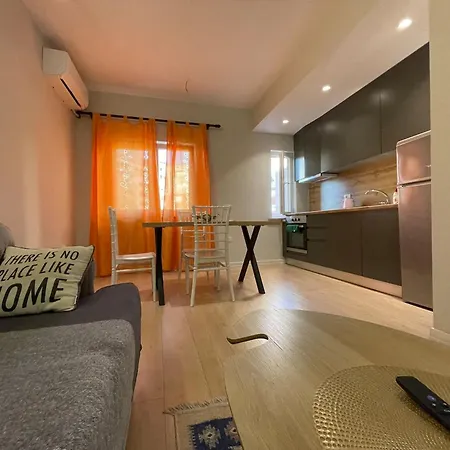 Kadare City-center With Balcony