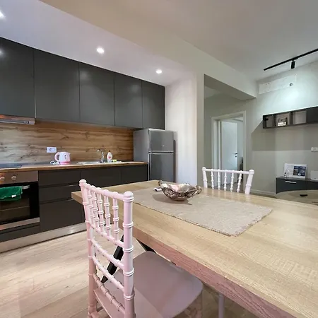 Apartment Kadare City-center With Balcony