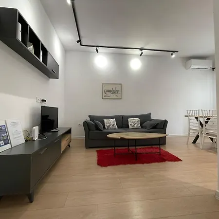 Kadare City-center With Balcony Apartment