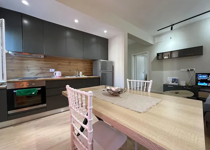 Daire Museum Center One Bedroom App - Enjoy Travel